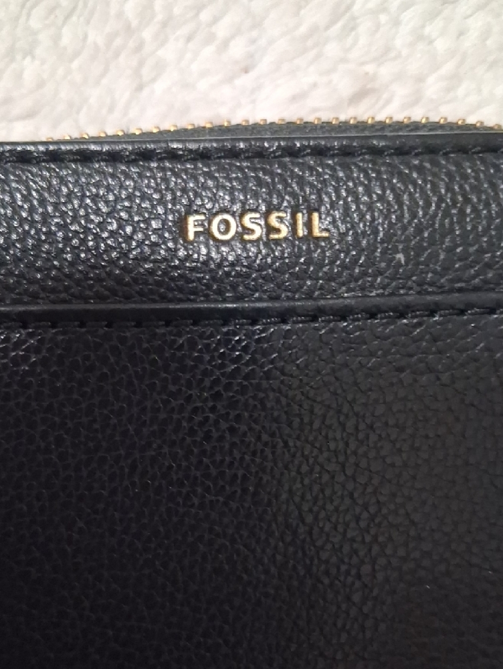 Fossil Black Pebbled Leather Zip Card Wallet with Gold Hardware - Picture 2 of 7